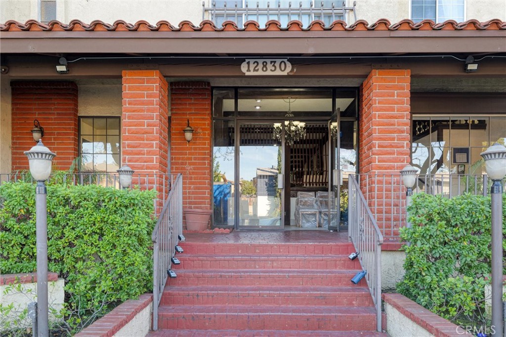 12830 Burbank Blvd. 310