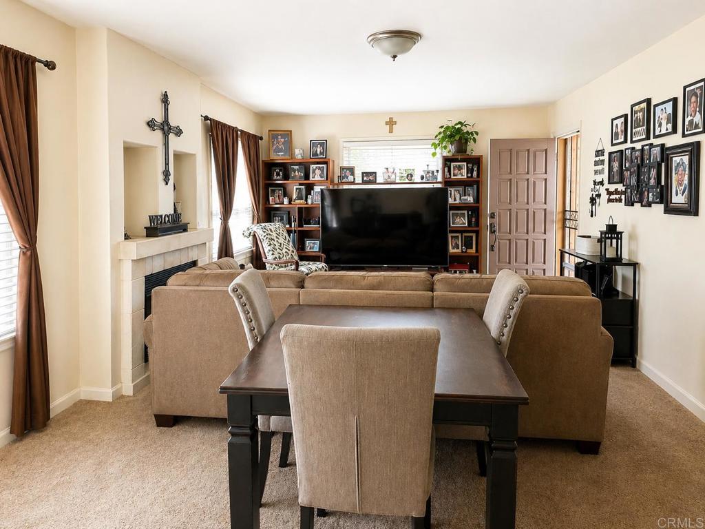 3211 Menlo