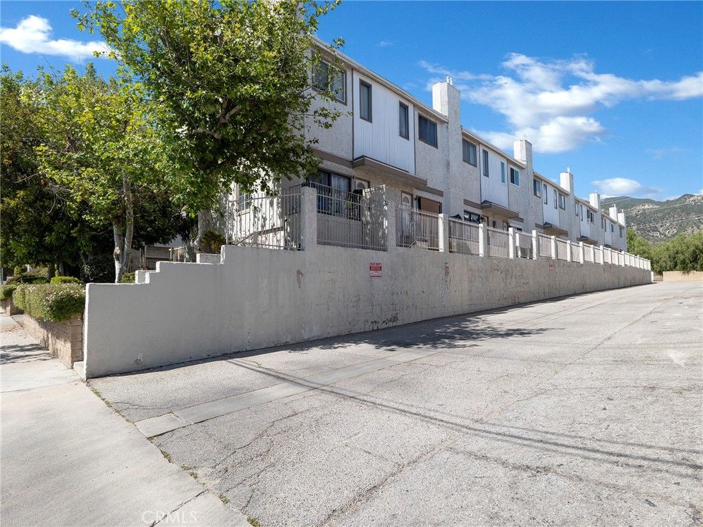 Photo of 14291 Foothill Blvd, Sylmar, CA 91342 (MLS # SR26083469)