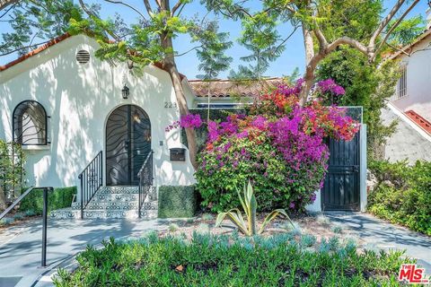 Photo of 223 N Almont Drive, Beverly Hills, CA 90211 (MLS # 26659681)