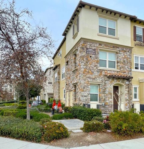Photo of 711 Garden Street, Milpitas, CA 95035 (MLS # ML82046855)