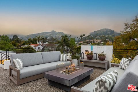 Photo of 1540 N Curson Avenue, Los Angeles, CA 90046 (MLS # 25580367) Photo of 1540 N Curson Avenue, Los Angeles, CA 90046 (MLS # 25580367)