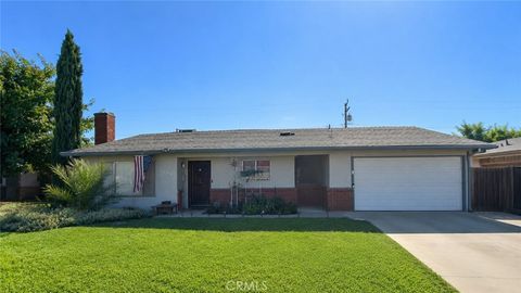 Photo of 2244 Fairmont DR, Hanford, CA 93230 (MLS # FR26142600)