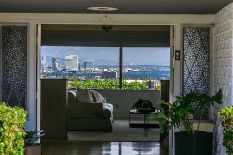 2255 Evergreen St Point Loma CA 92106