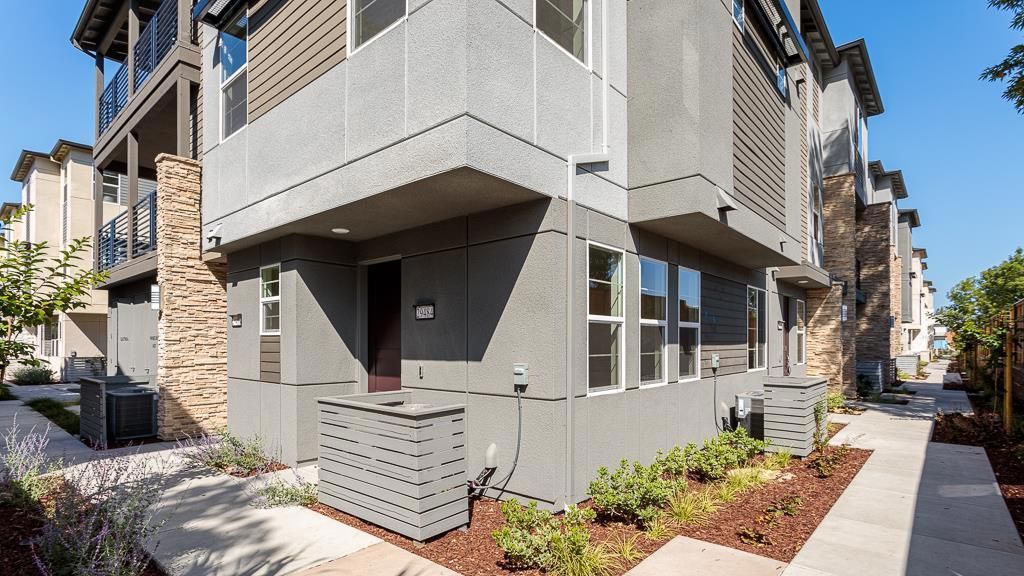 listing image 130722417154147624777