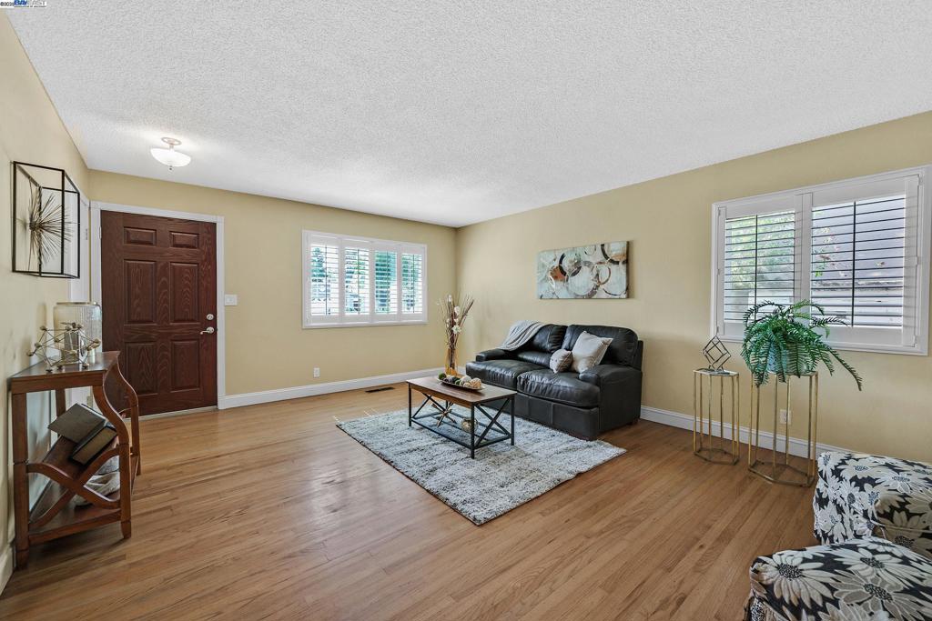 GLEN EDEN - Residential