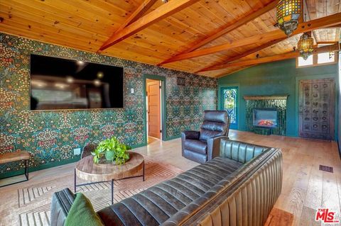 19643 Valley View Dr Topanga CA 90290