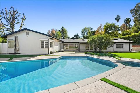 Photo of 20171 Allentown, Woodland Hills, CA 91364 (MLS # SR25277200)