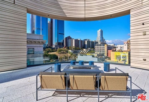 Photo of 400 S Broadway #917, Los Angeles, CA 90013 (MLS # 26880939)