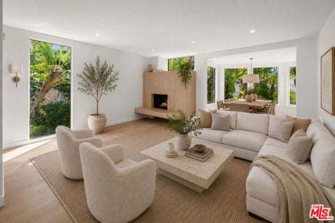 Photo of 9315 Lloydcrest Drive, Beverly Hills, CA 90210 (MLS # 26863173)