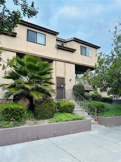 Tiny photo for 850 W 157th St #6, Gardena, CA 90247 (MLS # SB25091131)