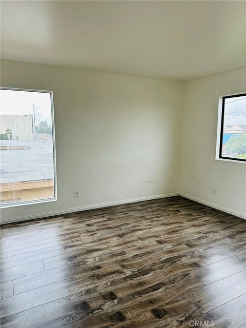 Tiny photo for 850 W 157th St #6, Gardena, CA 90247 (MLS # SB25091131)