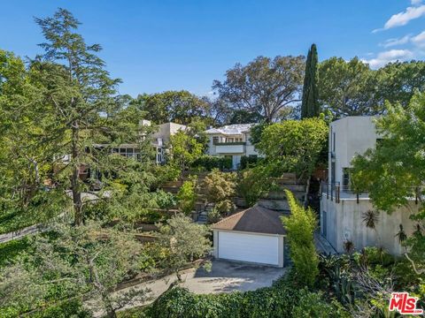 Photo of 10294 Cresta Drive, Los Angeles, CA 90064 (MLS # 26753545)