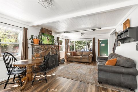 Photo of 185 Spruce Ln, Sugarloaf, CA 92386 (MLS # SW26078448)