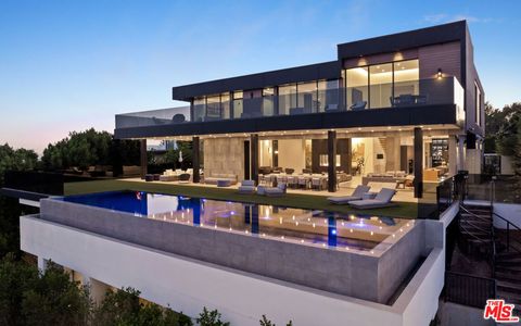 Photo of 1140 Summit Drive, Beverly Hills, CA 90210 (MLS # 26670255)