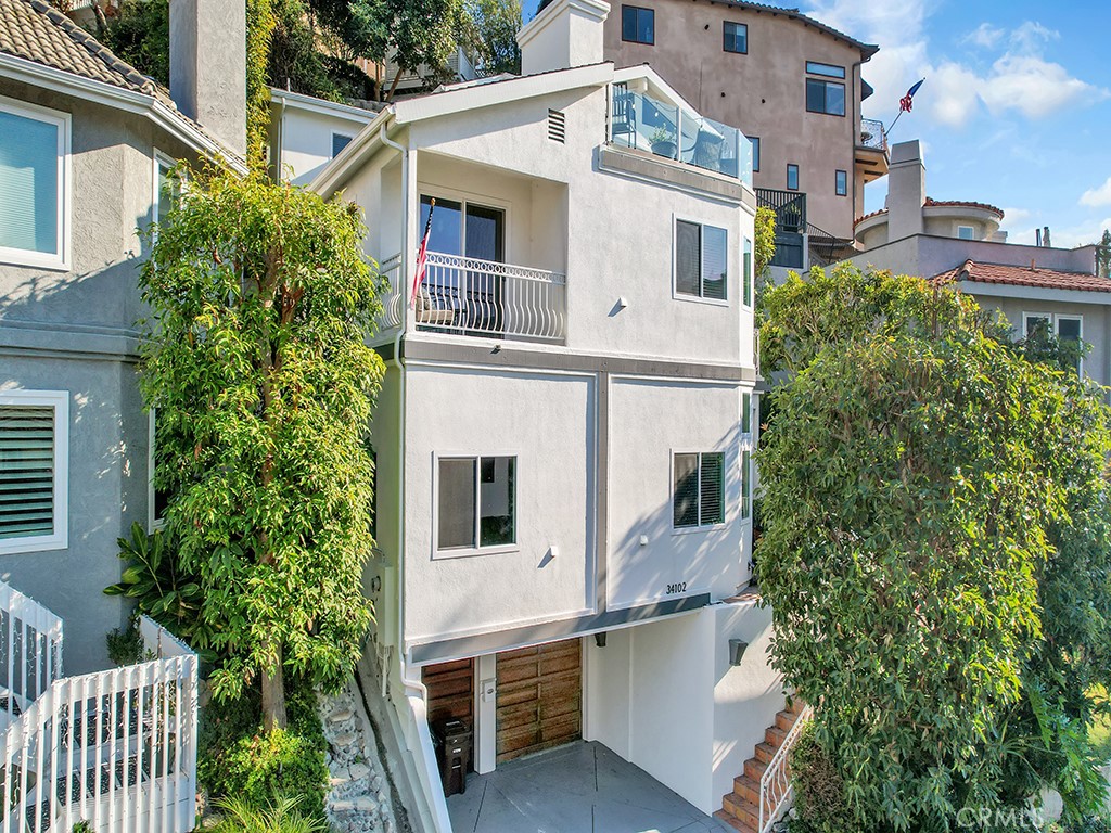 34102 Crystal Lantern Street