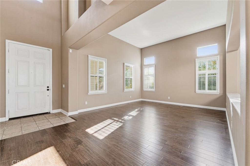 28459 Falcon Crest