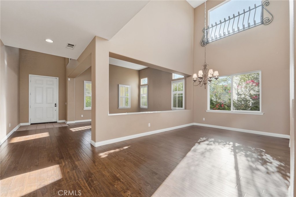 28459 Falcon Crest