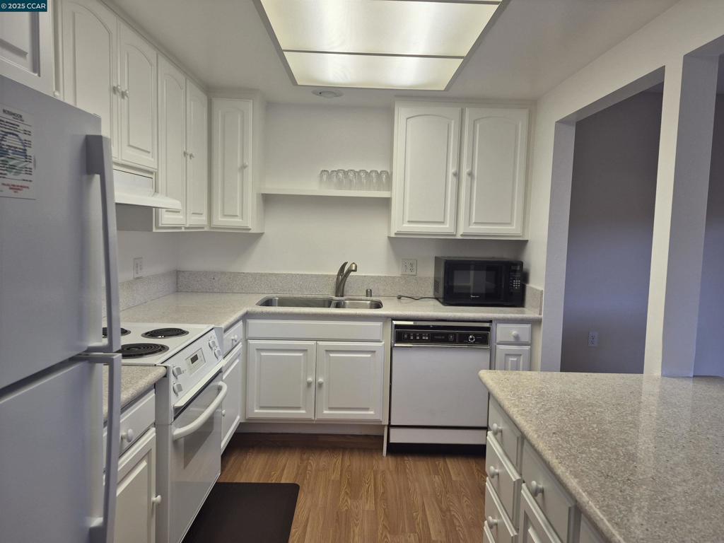 ROSSMOOR - Residential