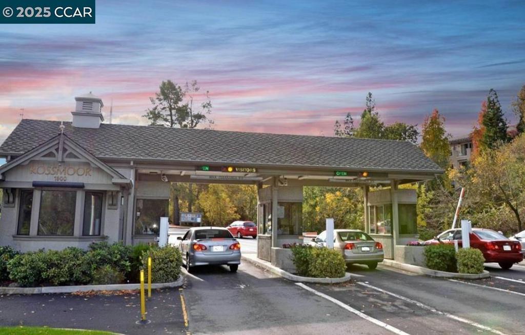 ROSSMOOR - Residential