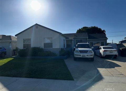 Photo of 16411 Haas Avenue, Torrance, CA 90504 (MLS # SB25200256)