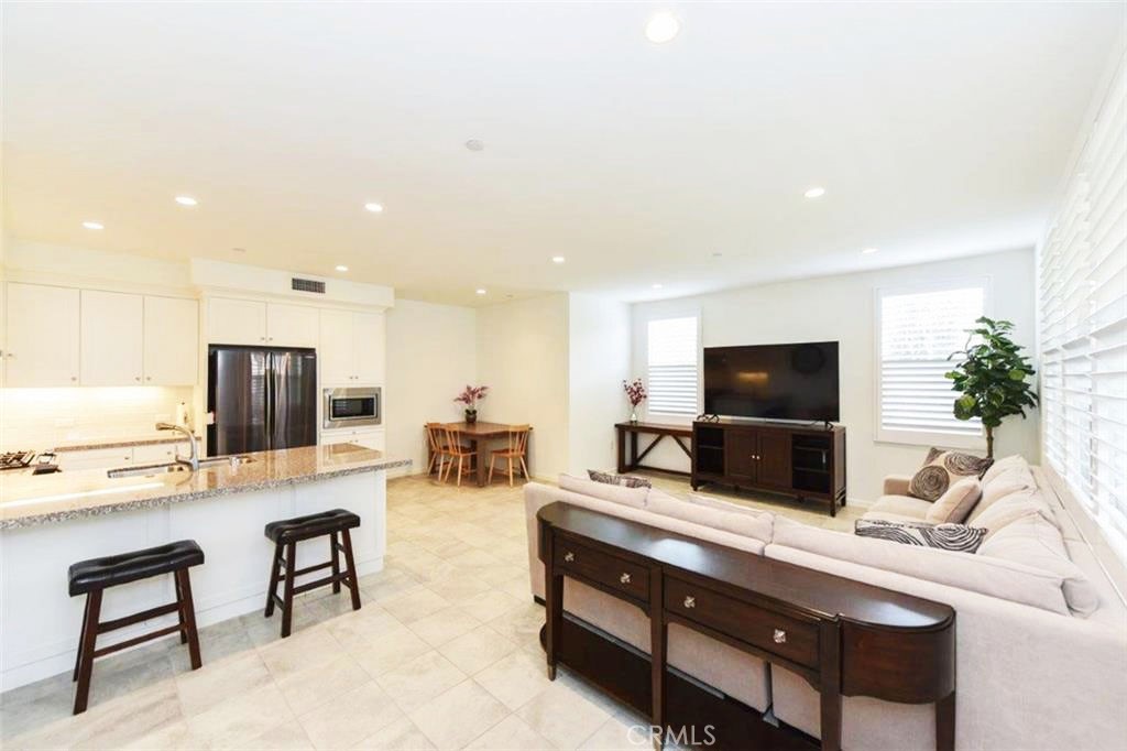 Avalon (EVAVL) - Residential Lease