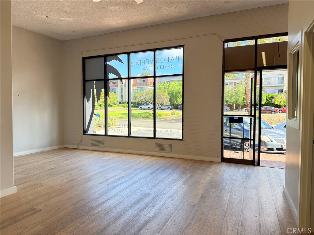 2325 Palos Verdes Drive West