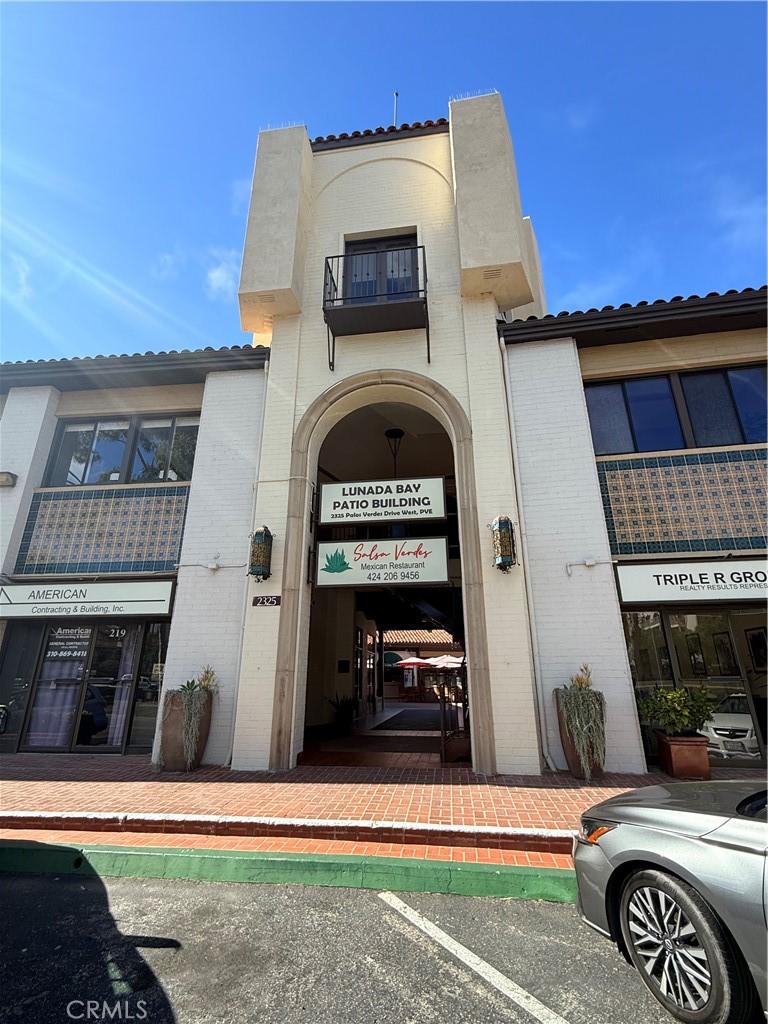 2325 Palos Verdes Drive West