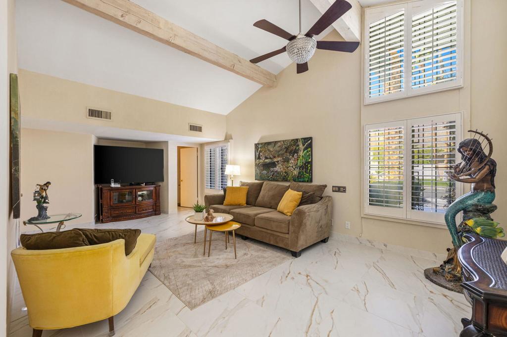 2082 S Madrona Drive