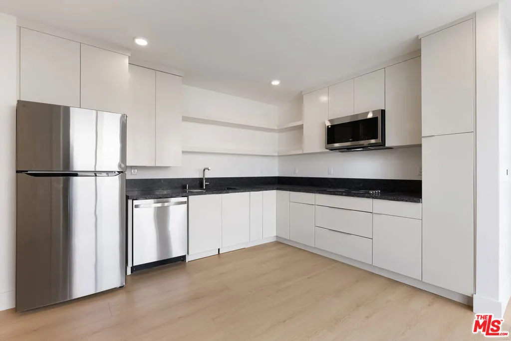 Cypress, California 90630, United States, ,1 BathroomBathrooms,Residential,Active,239298