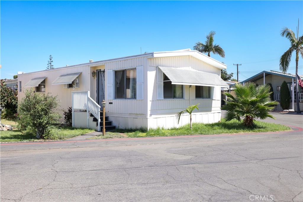 1801 E. COLLINS Avenue 65