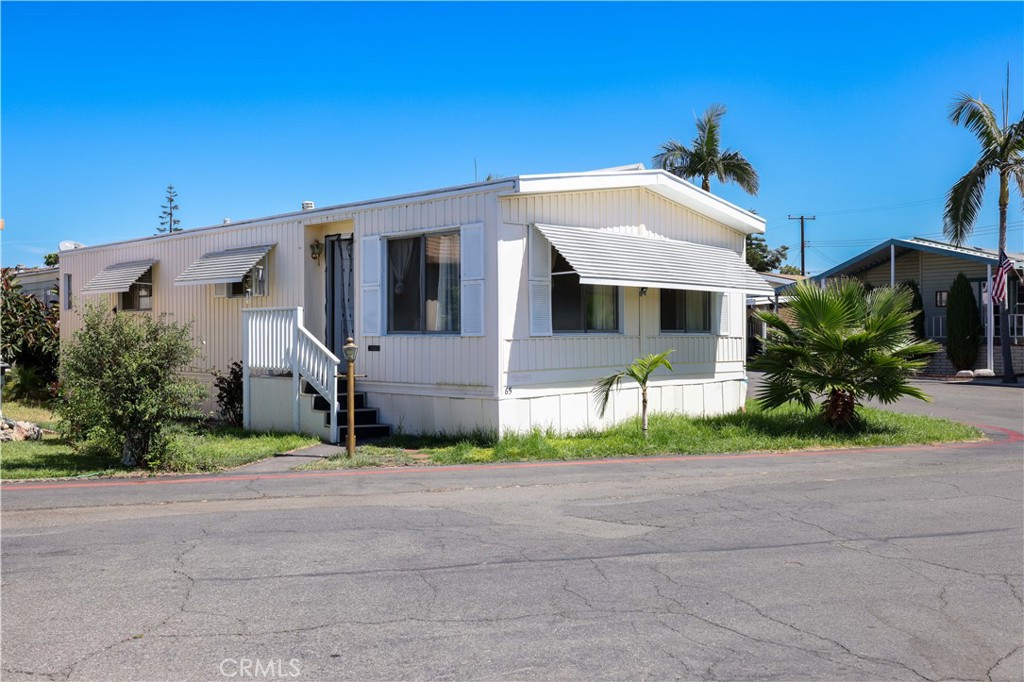 1801 E. COLLINS Avenue 65