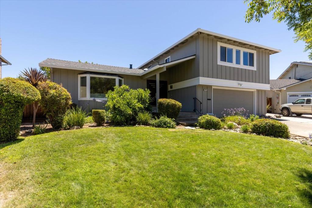 6660 Pebblewood Court