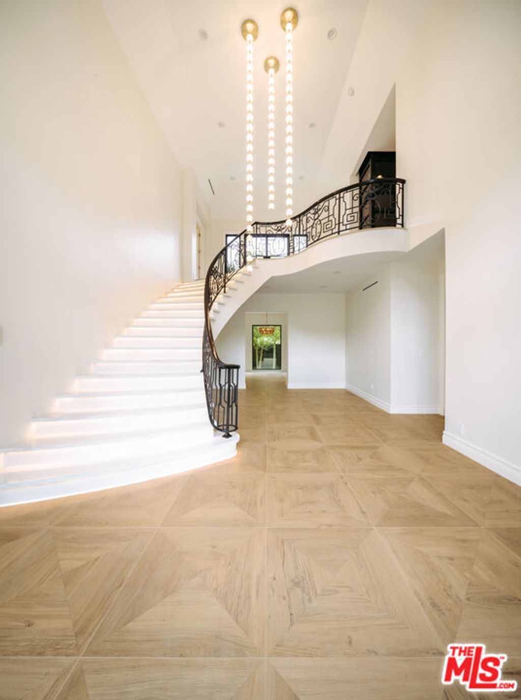 Photo of 20608 Chatsboro Drive, Woodland Hills, CA 91364 (MLS # 25565889)