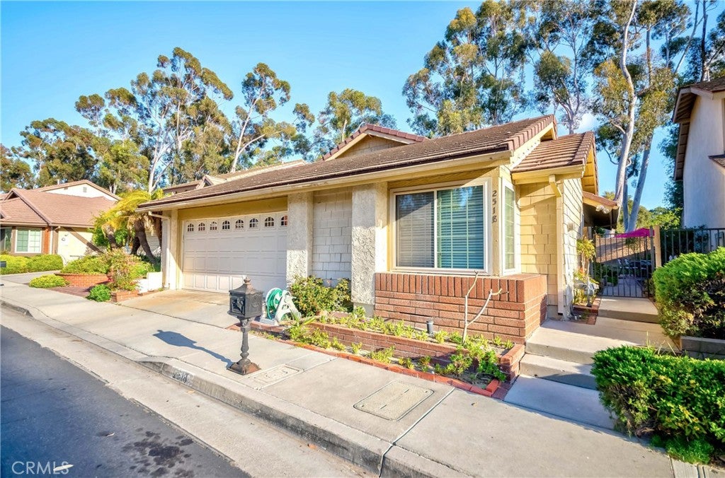 2518 Greenwich Drive