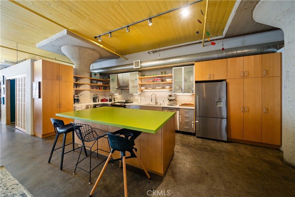 Photo of 1855 Industrial Street #606, Los Angeles, CA 90021 (MLS # SR26036590)
