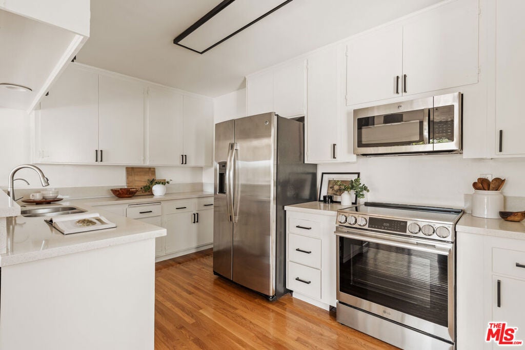 6444 W 87th Street