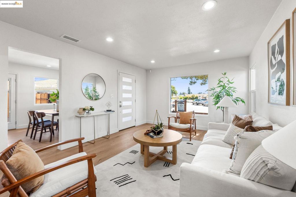 DAVIS WEST - Residential