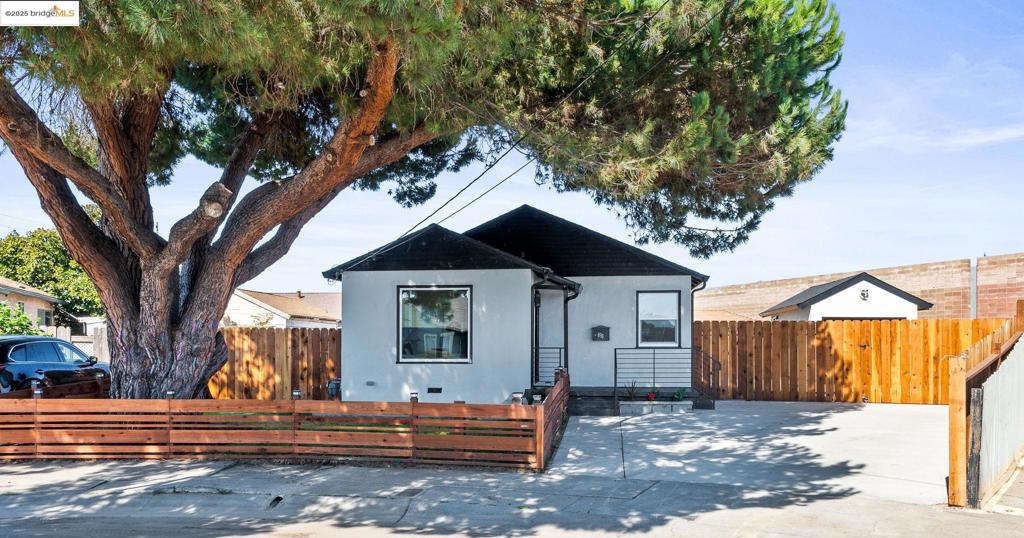 DAVIS WEST - Residential