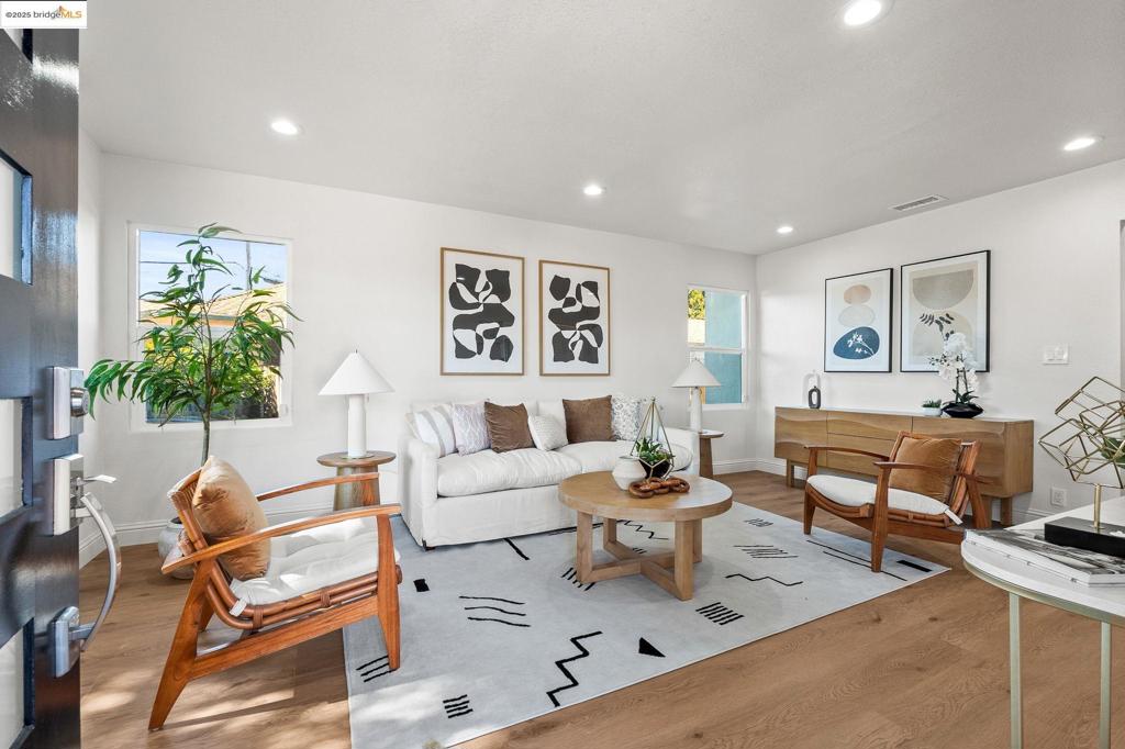 DAVIS WEST - Residential