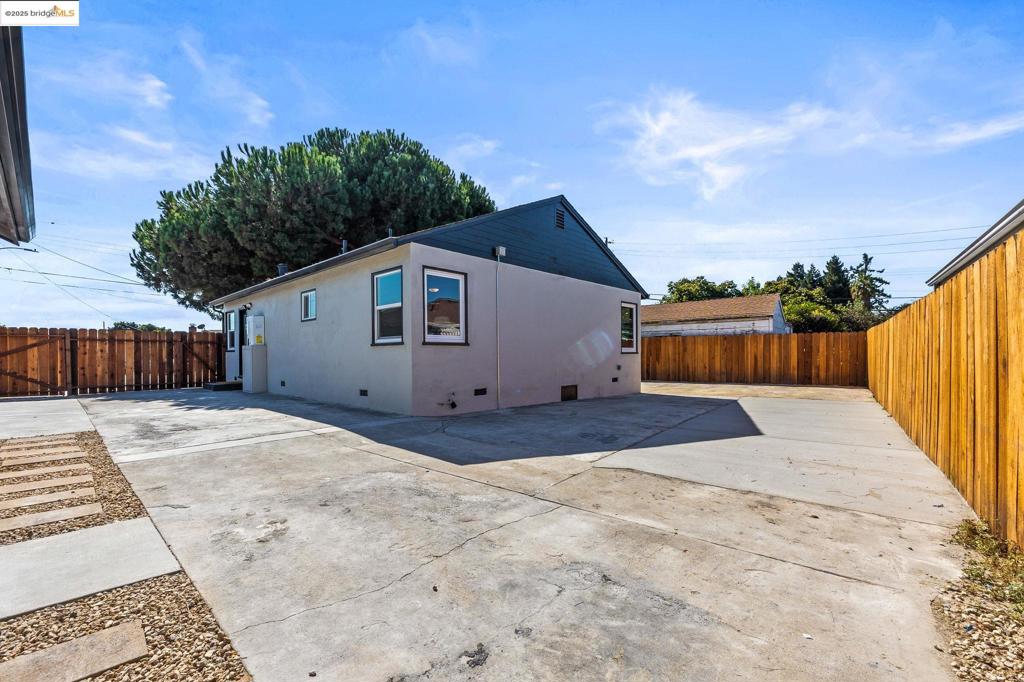 DAVIS WEST - Residential