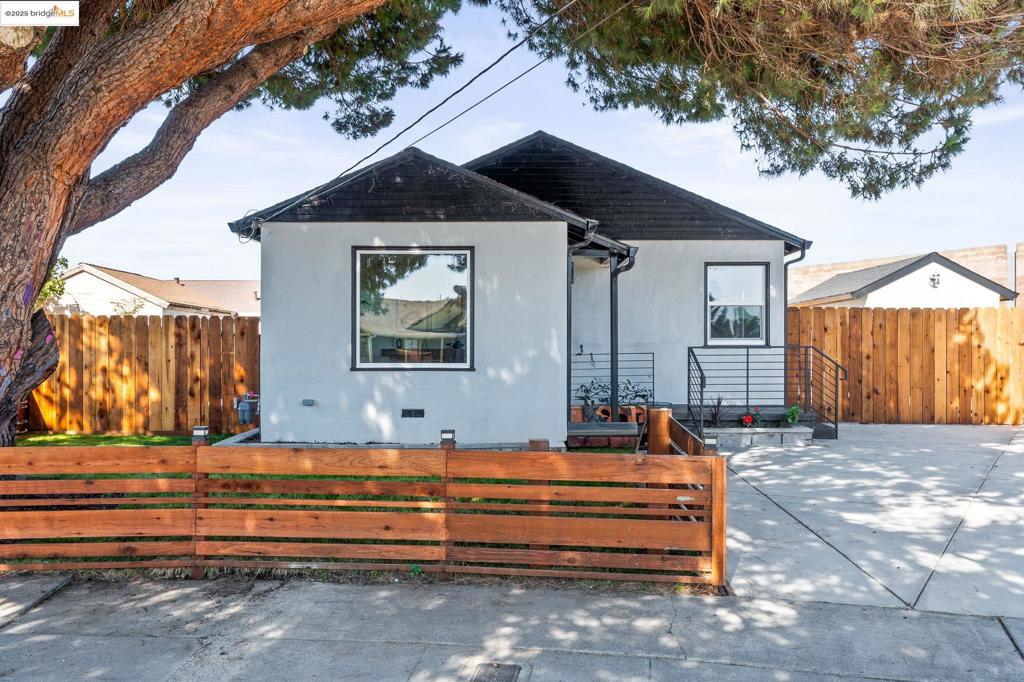 DAVIS WEST - Residential