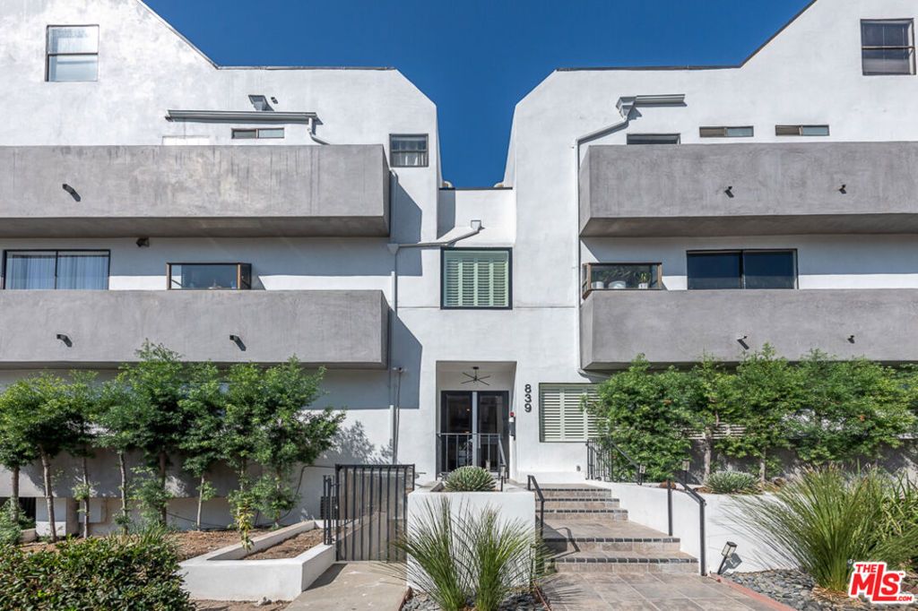 Photo of 839 Larrabee Street #6, West Hollywood, CA 90069 (MLS # 25625539)