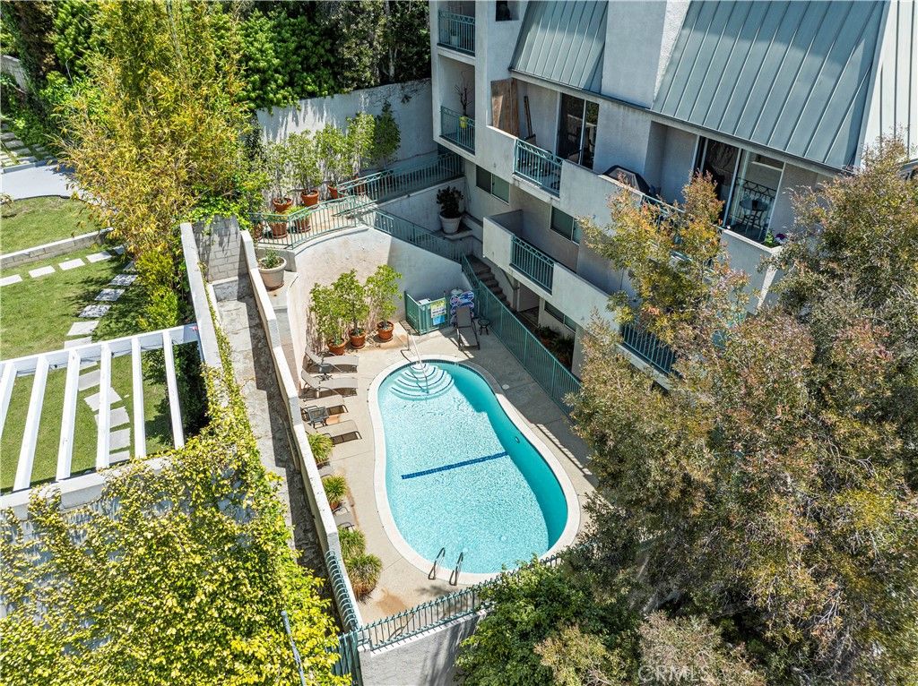 listing image 130722316934253159887