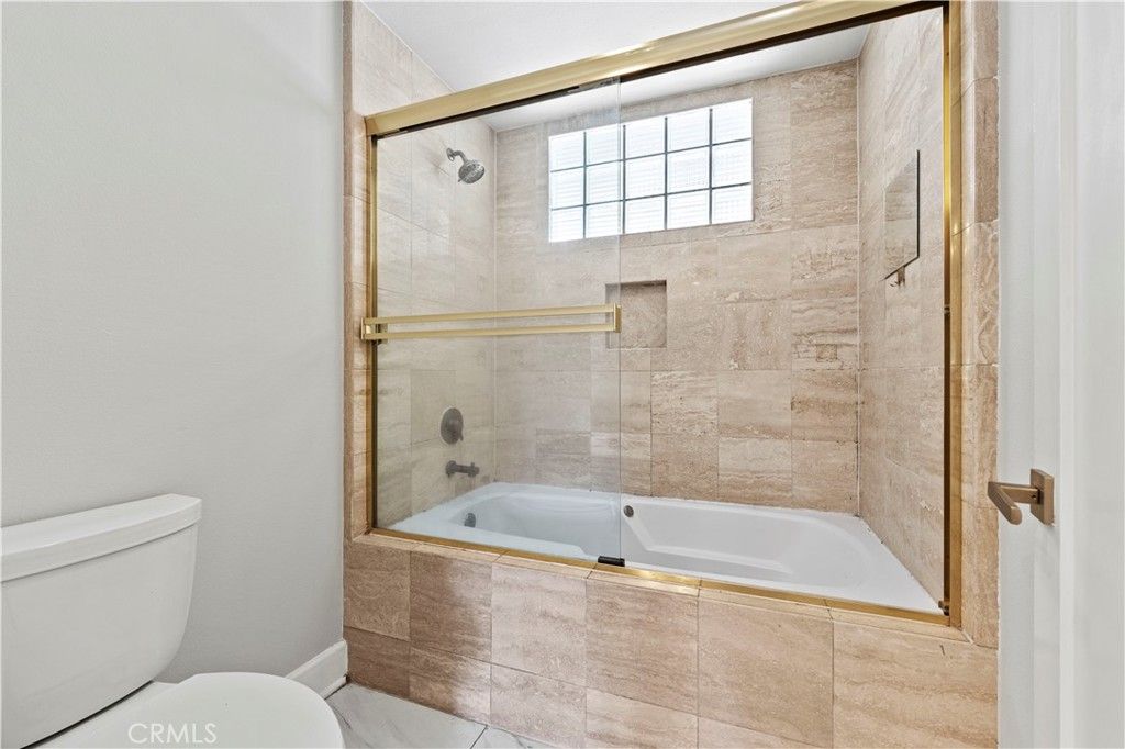 listing image 130721403089318276044