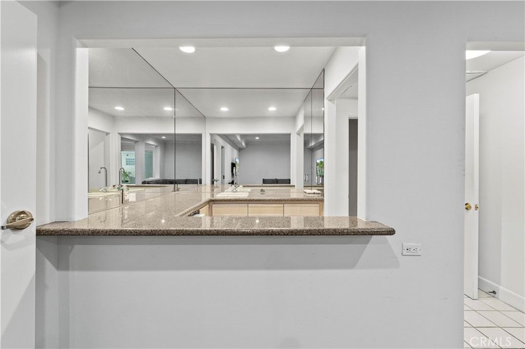 listing image 130729087178731861028