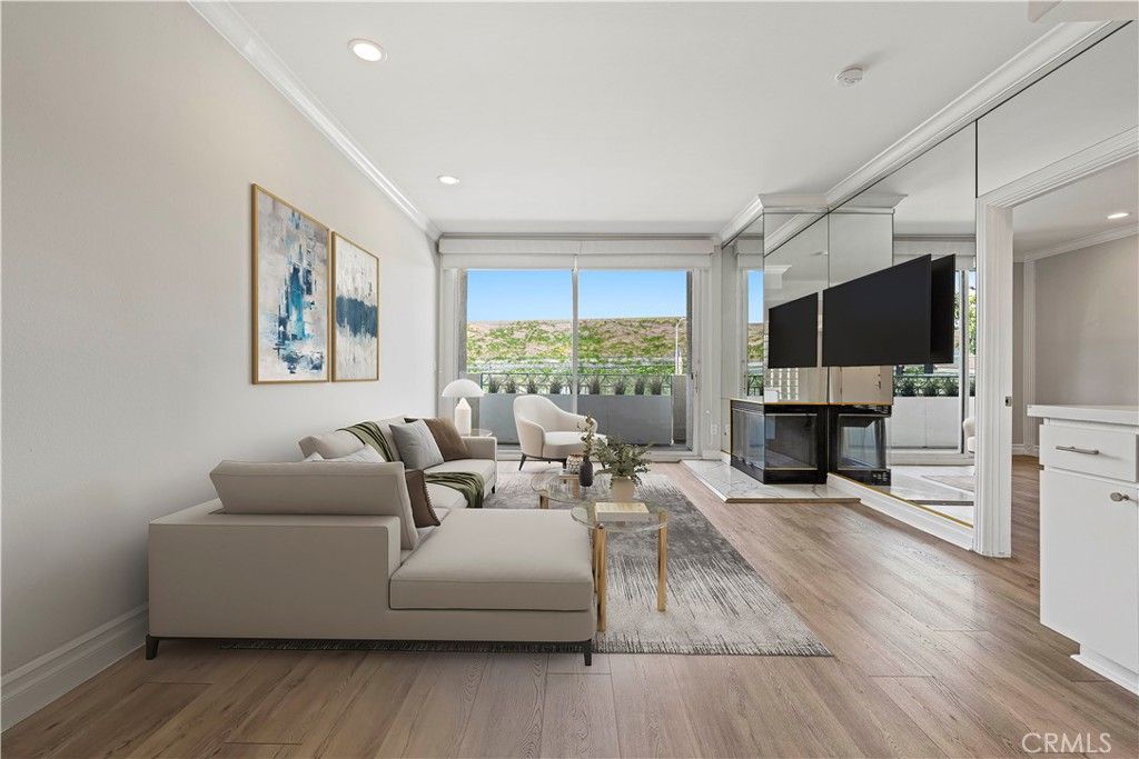 listing image 130725897006838900799