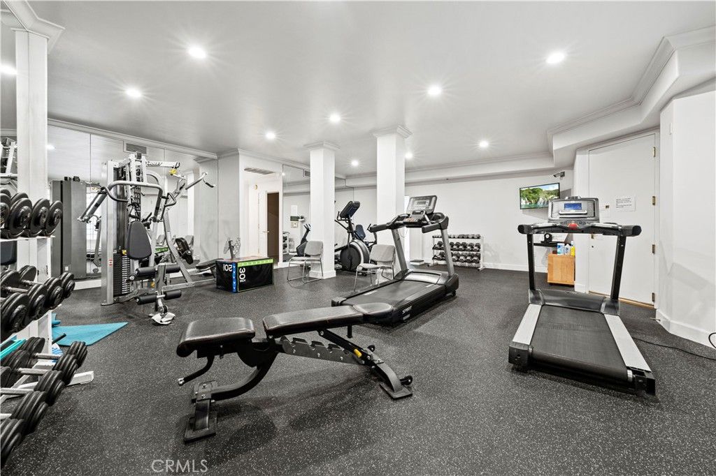 listing image 130727786632326347293