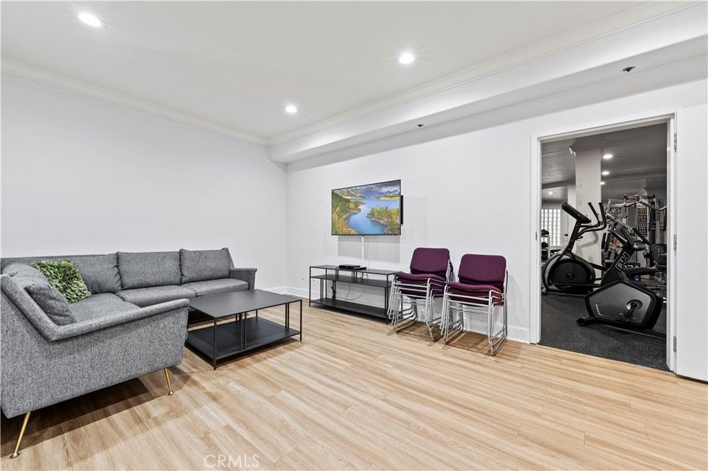 listing image 130723567608060451956