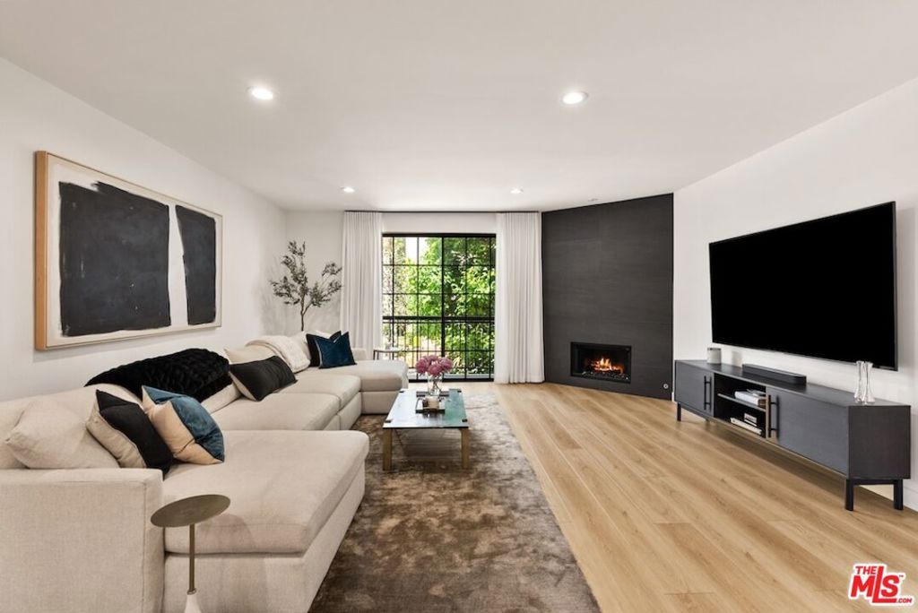 Photo of 10620 Eastborne Avenue #102, Los Angeles, CA 90024 (MLS # 26642569)